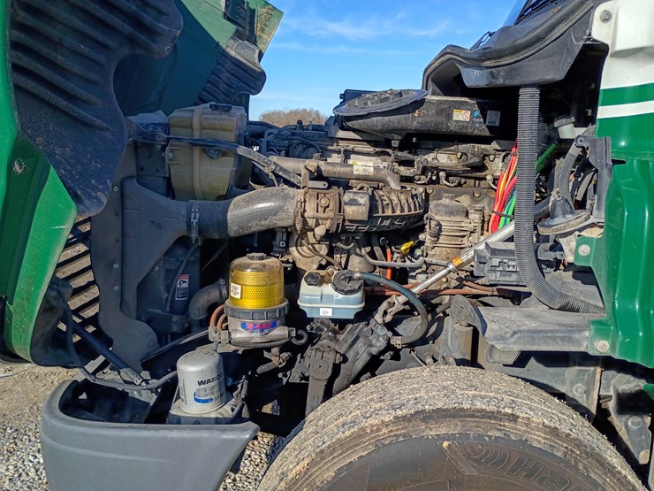 freightliner-cascadia-125-image-18