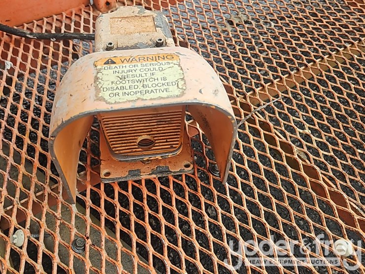 2016-jlg-800aj-image-42