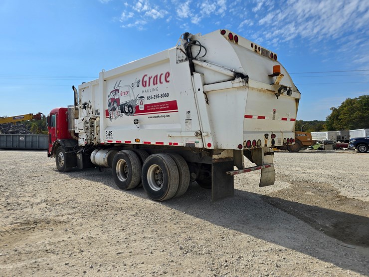 2003-peterbilt-320-image-16