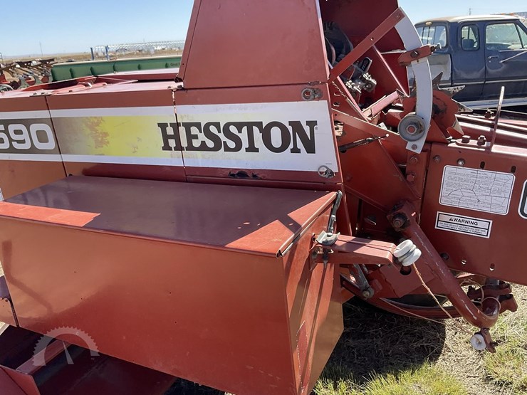 2001-hesston-4590-image-7