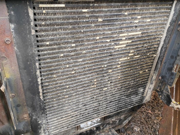 international-4900-image-9