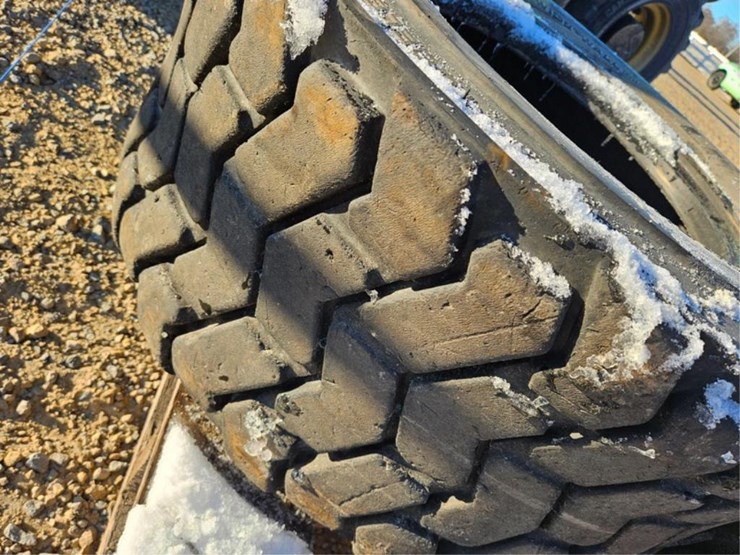 #3083-•-(2)-tires-image-14