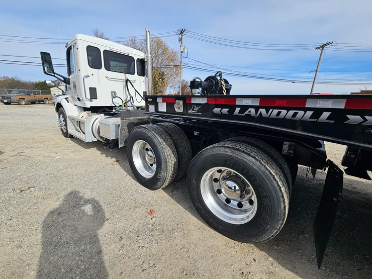 peterbilt-579-image-10
