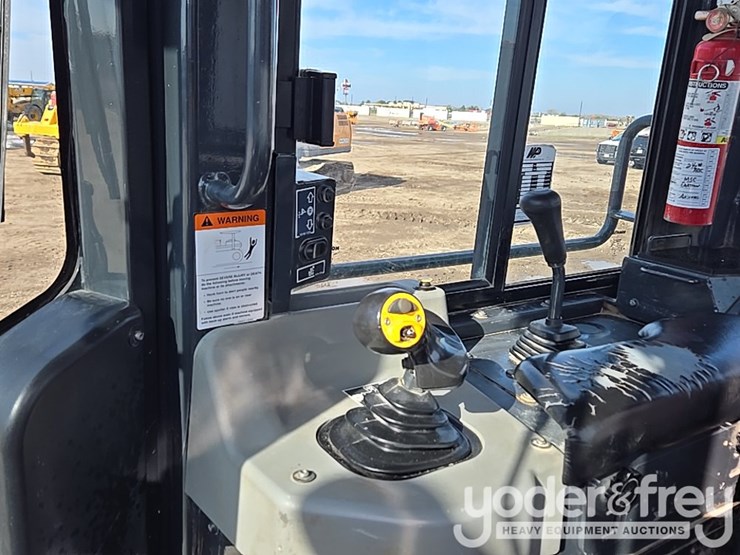 2018-komatsu-d61pxi-24-image-101