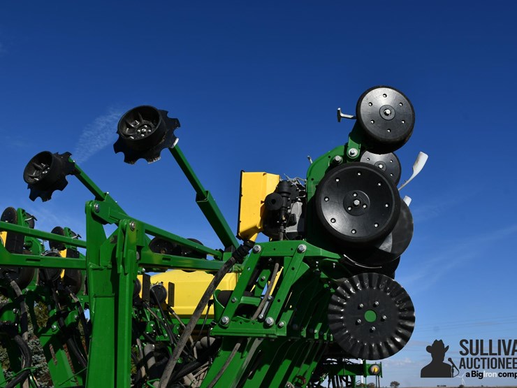 2023-john-deere-1795-image-13