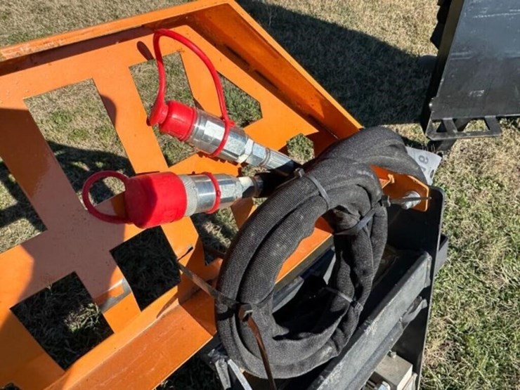 2025-wolverine-skid-steer-hydraulic-pallet-forks-image-6