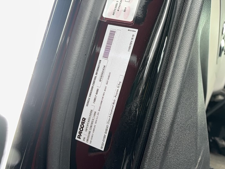 peterbilt-567-image-15