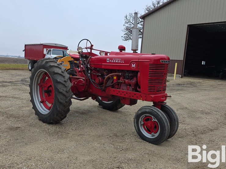 1951-farmall-m-2wd-tractor-image-3