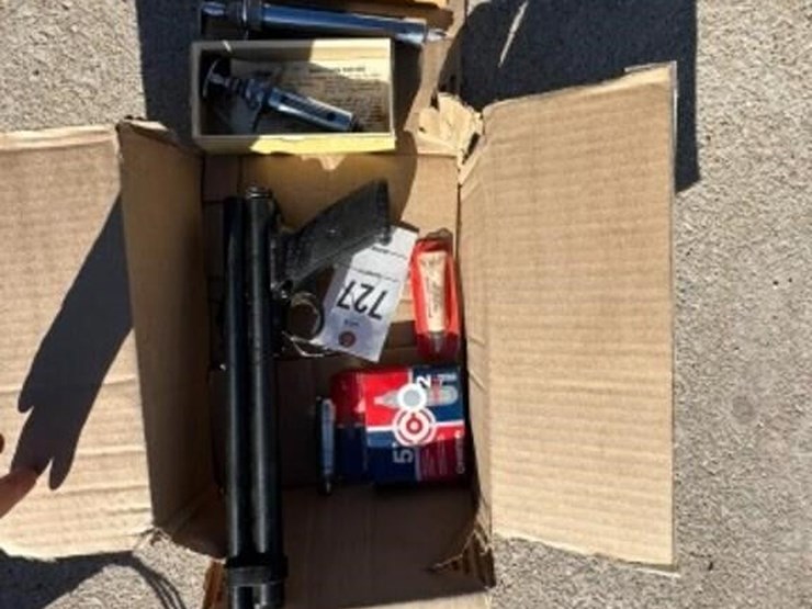 cap-chur-dart-gun,-c02-cartridges,-syringes-image-1