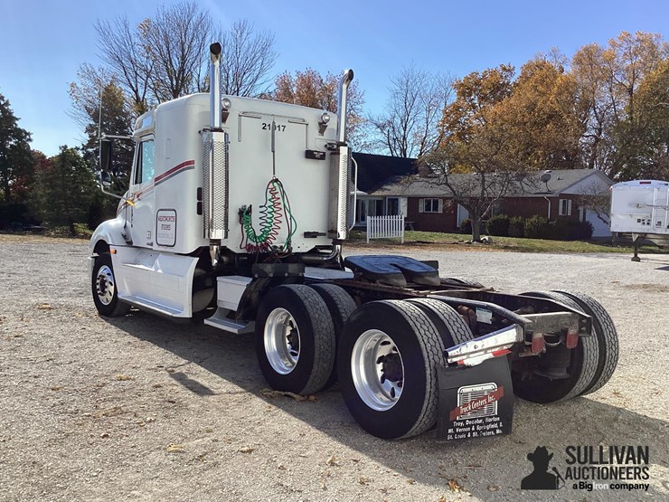 2005-freightliner-columbia-120-image-7