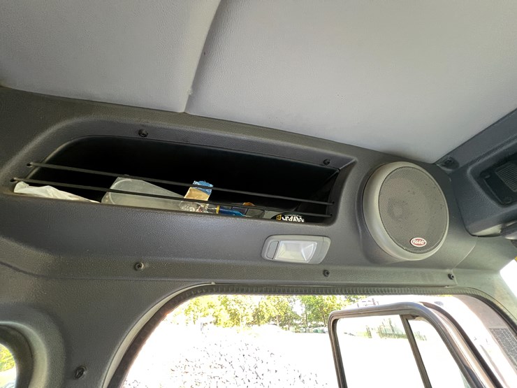 peterbilt-520-image-89