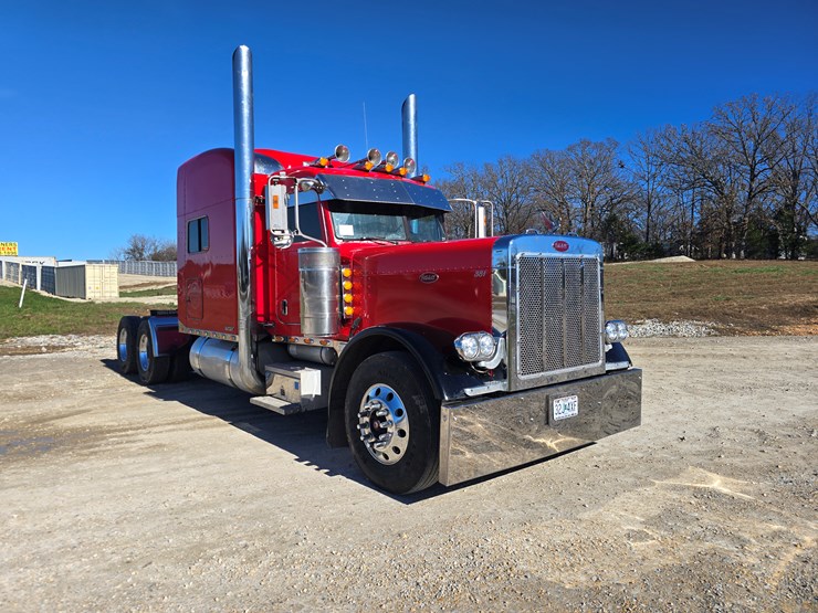 2005-peterbilt-379-image-47