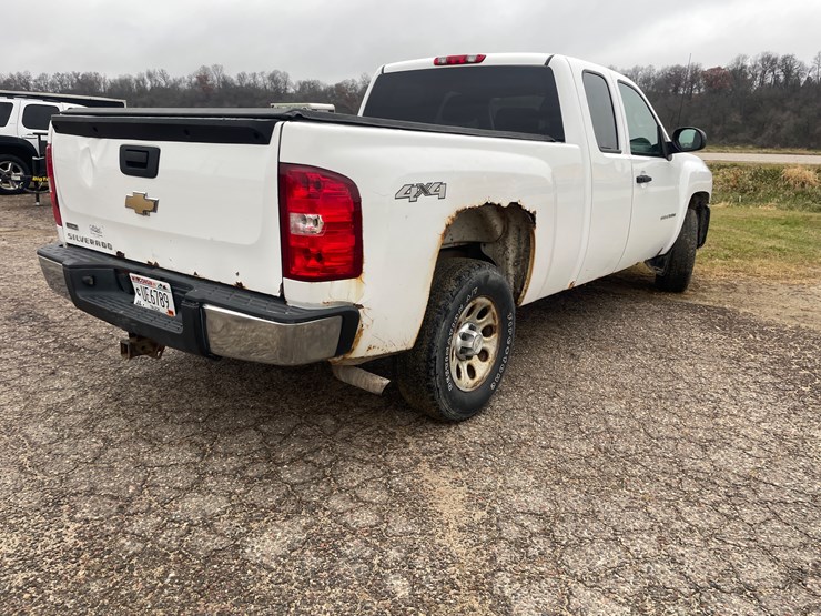 2010-chevrolet-1500-image-4