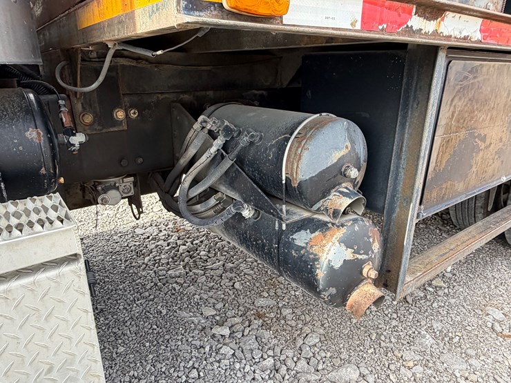 peterbilt-357-image-15