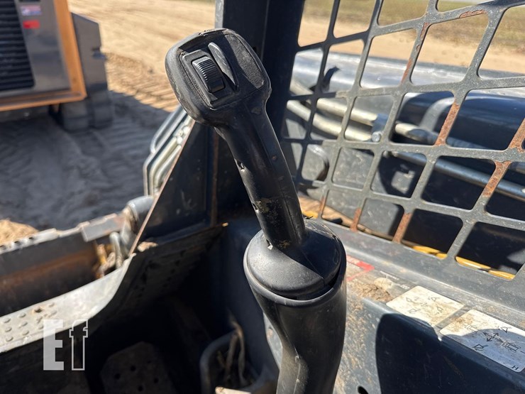 2017-deere-323e-image-29