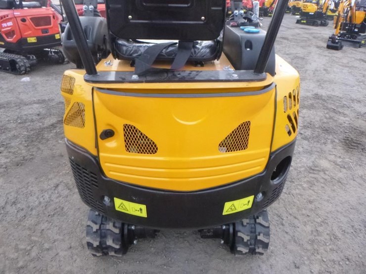 2025-vicsec-vc15p-hydraulic-excavator-image-17