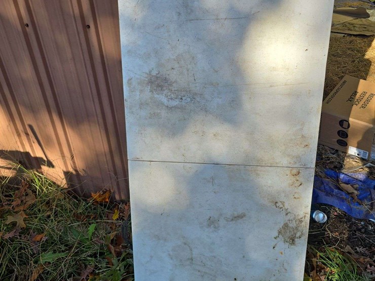 4ft-lifetime-folding-table-image-1