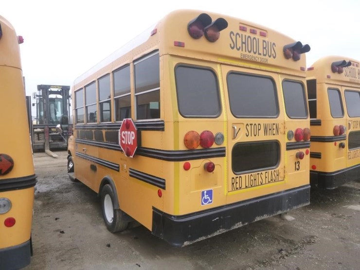 2004-ford-e450-image-4