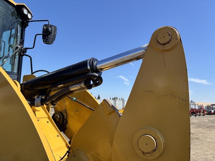2019-caterpillar-930m-image-16