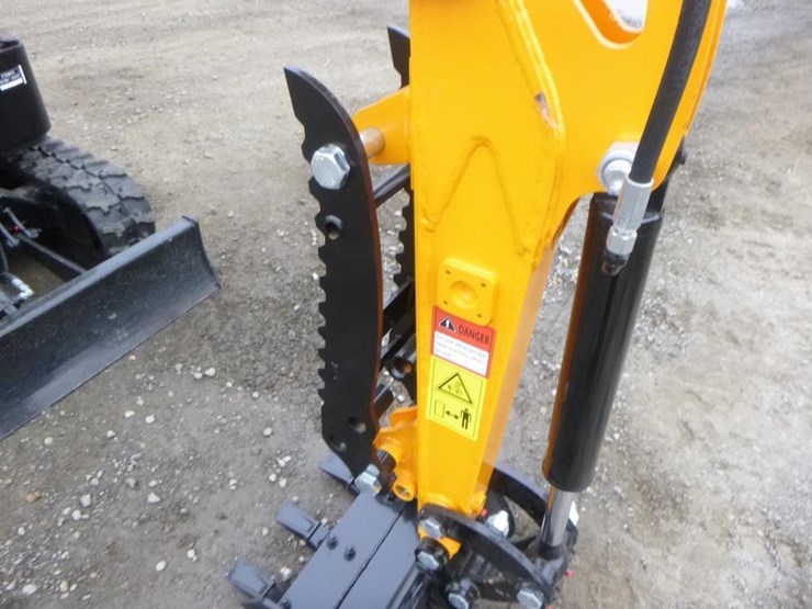 2025-vicsec-vc15-hydraulic-excavator-image-12