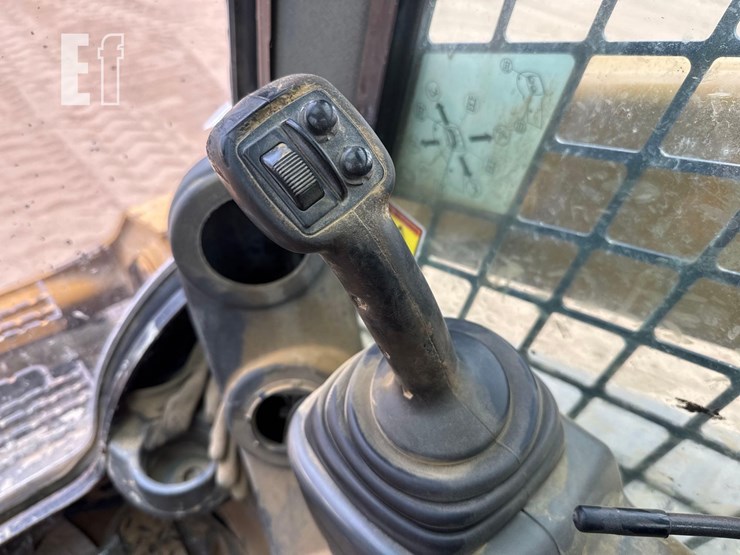 2016-caterpillar-289d-image-27