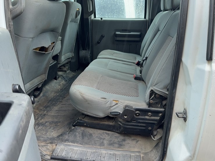 2011-ford-f250-image-16