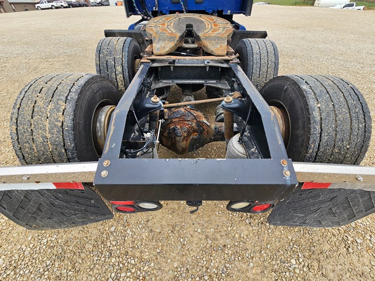 peterbilt-579-image-83