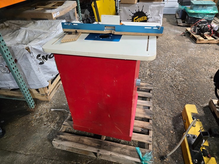 #21349-•-router-table-image-1