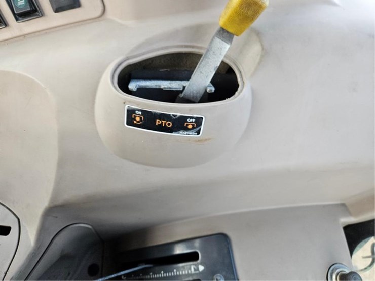 kubota-m7040-image-32