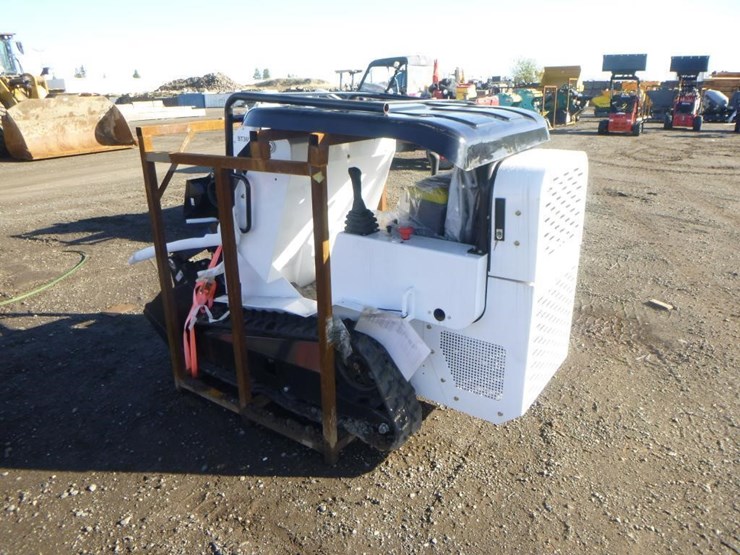 2025-bison-tele-bt360w-skid-steer-track-loader-image-4