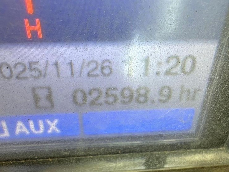 takeuchi-tb235-2-image-33