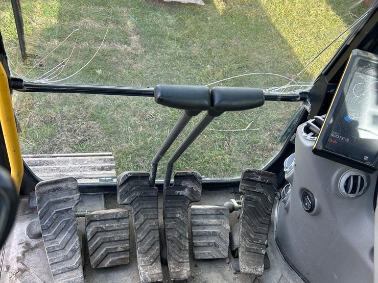 volvo-ec220el-image-22