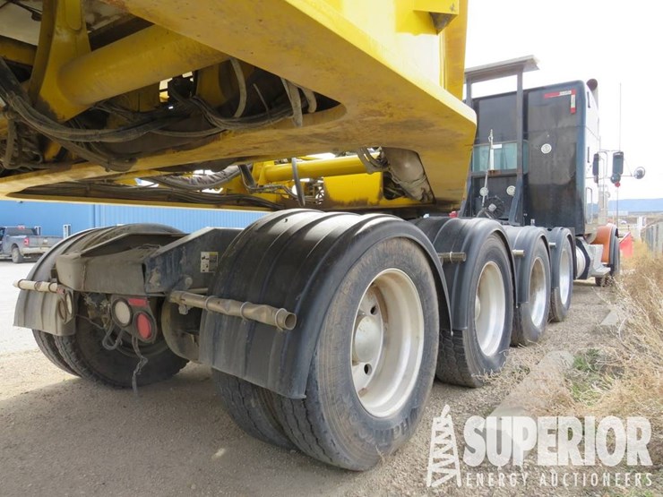 2016-peterbilt-389-image-4