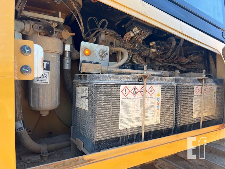 2022-caterpillar-d3-lgp-image-18