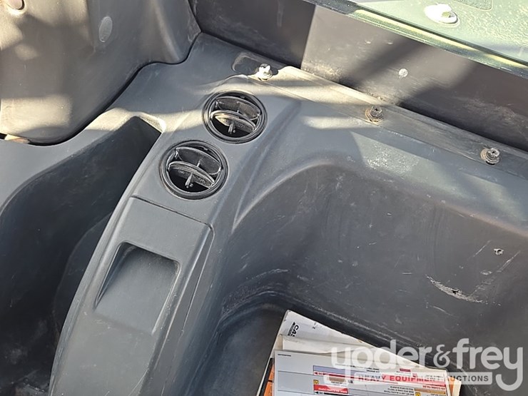 2021-case-cx210-lc-image-186