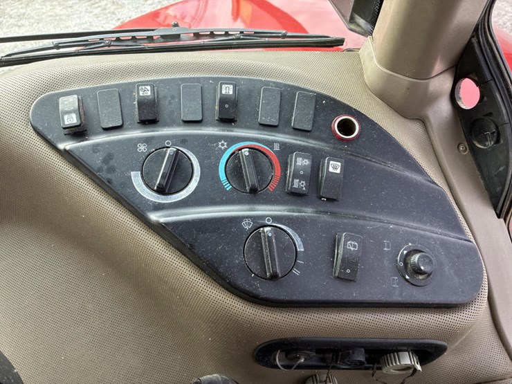 case-ih-magnum-315-image-80