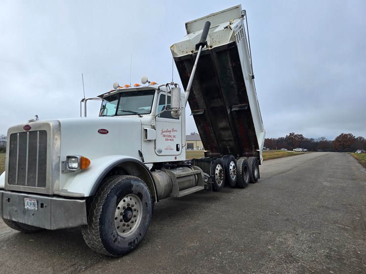 peterbilt-367-image-48