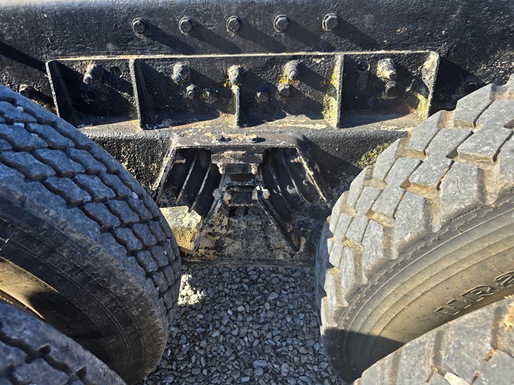 peterbilt-357-image-102