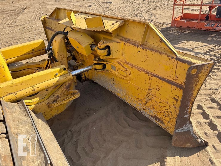 komatsu-d51pxi-22-image-16