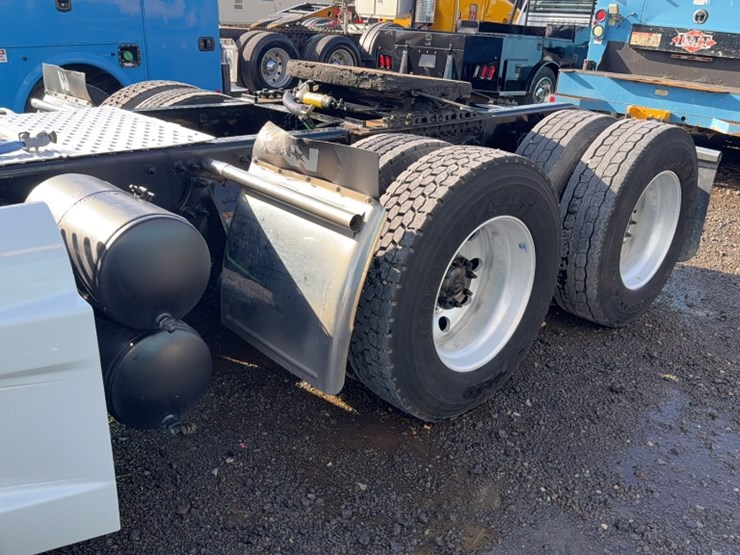 2018-western-star-5700xe-image-13