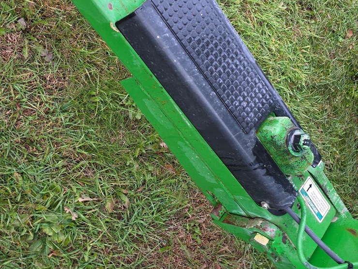 unverferth-brent-gt-644-gravity-wagon-image-12