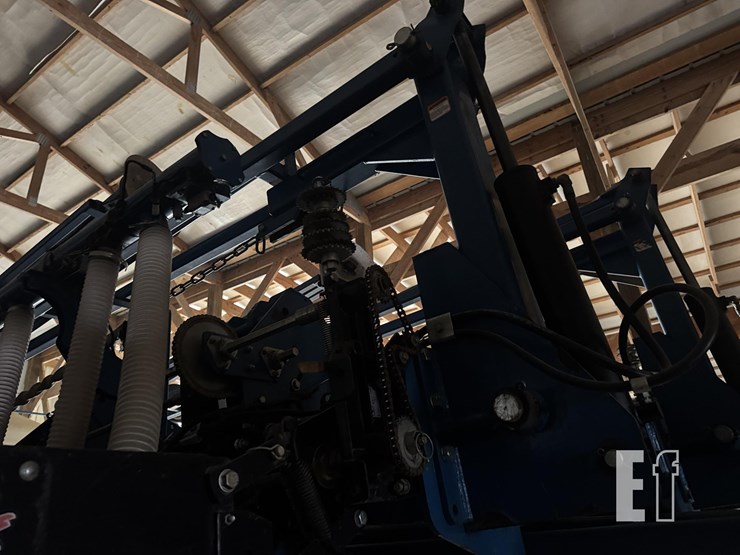 2009-kinze-3700sds-image-19