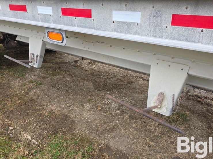 neville-trailer-image-19