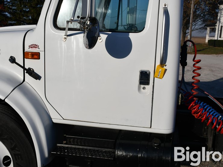 international-4700-image-13