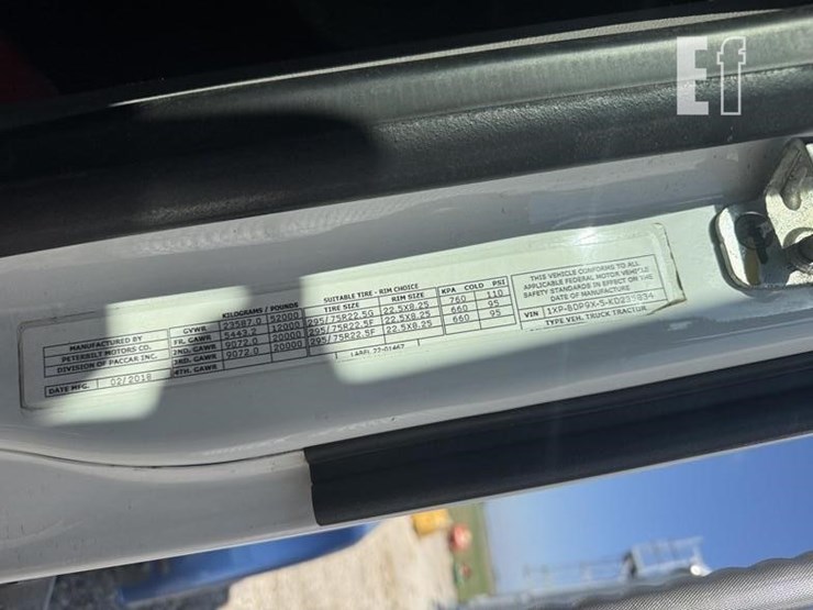 2019-peterbilt-579-image-41