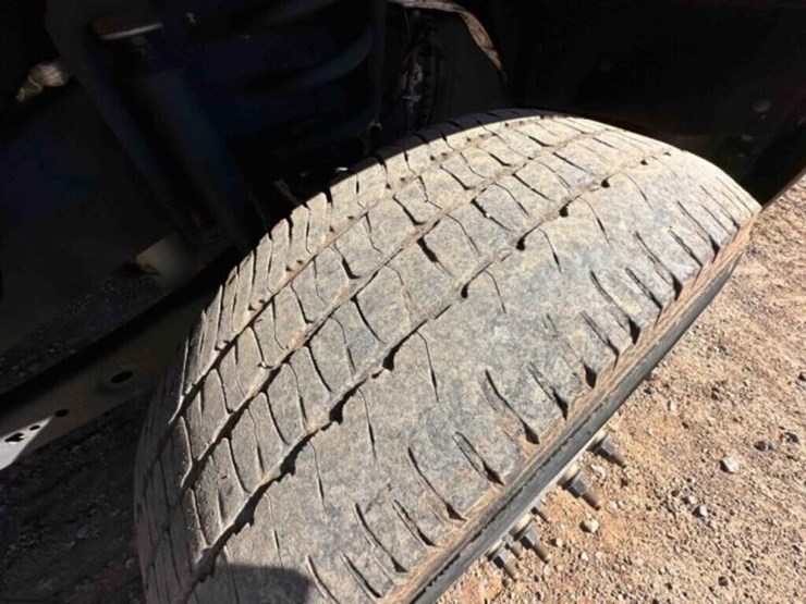 2023-ford-f350-image-34