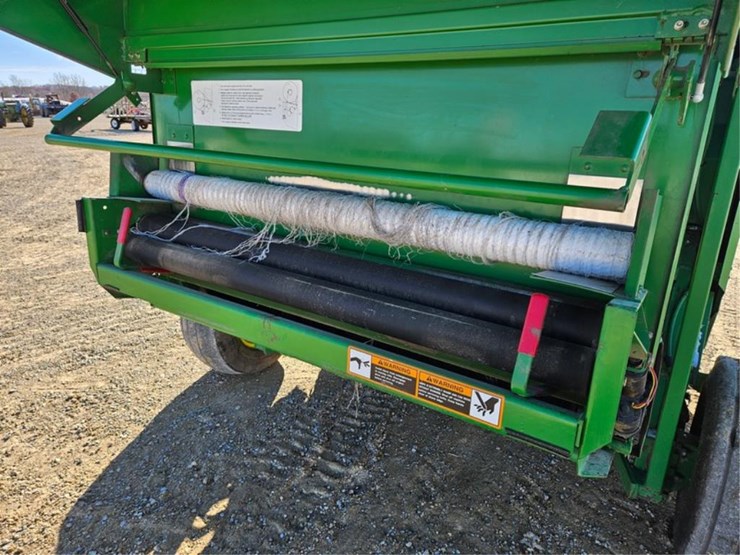 john-deere-566-image-22