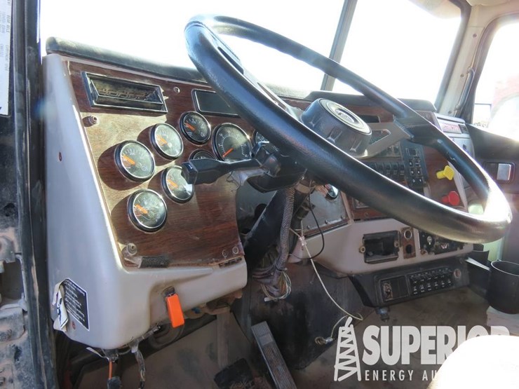 western-star-4900-image-7