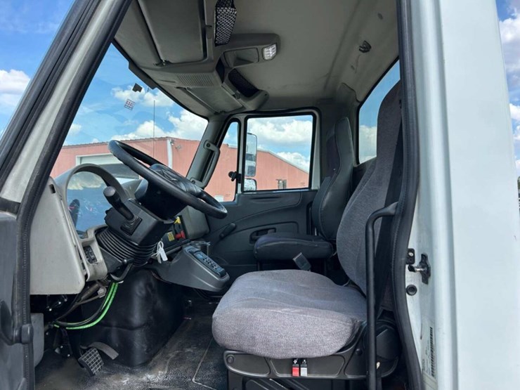 international-durastar-4400-image-3