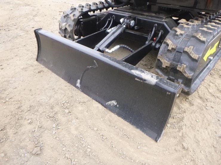 2025-vicsec-vc15-hydraulic-excavator-image-15